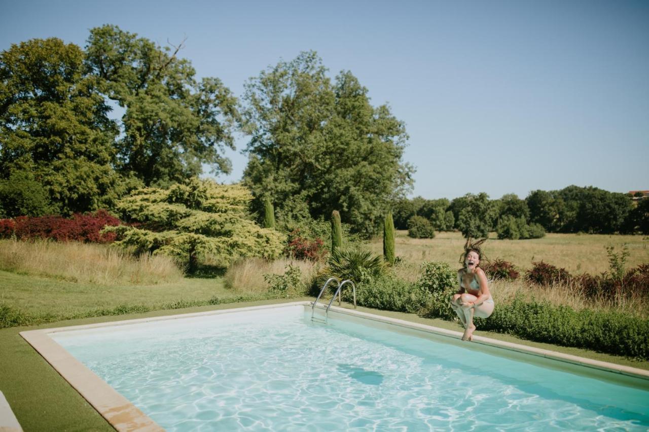 Chateau Barayre - Beautiful 12Th Century Castle With Pool And Large Garden Laussou Bagian luar foto